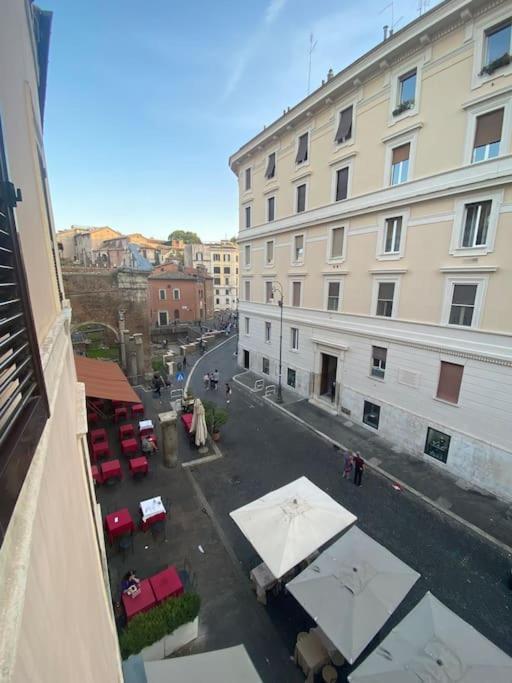 Apartment Over The Ruins Rome