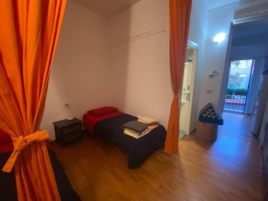 Apartment Over The Ruins Rome